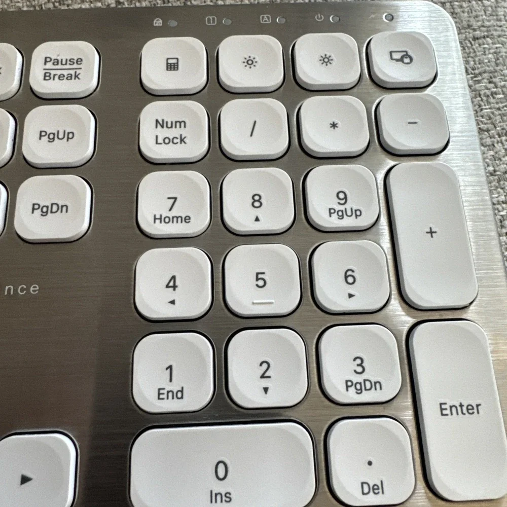 Everyday Bluetooth‎ Keyboard for Mac with Numeric Keypad - Silver Aluminum